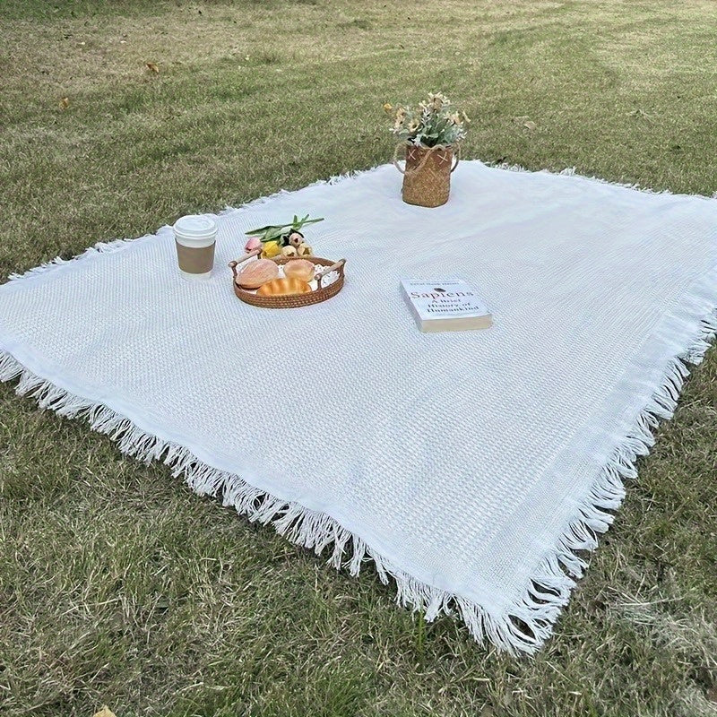 Durable And Lightweight PVC Back Camping Blanket&Picnic Mat- Hand Washed Outdoor Blanket Suitable for All Seasons, Suitable for Lawns, Tents, Travel, And Picnics- High Quality Portable Design, Picnic Blanket, Travel Picnic Accessories, Simple And B